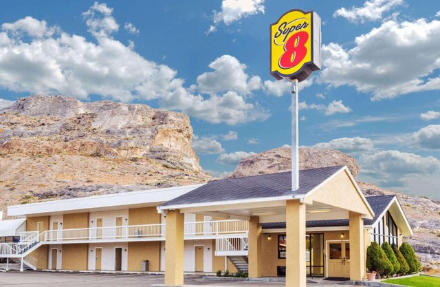 Super 8 by Wyndham Wendover