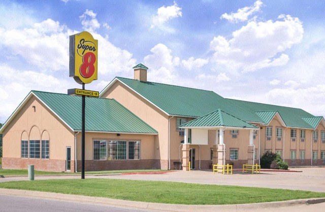 Super 8 by Wyndham Winfield-Quail Ridge Area