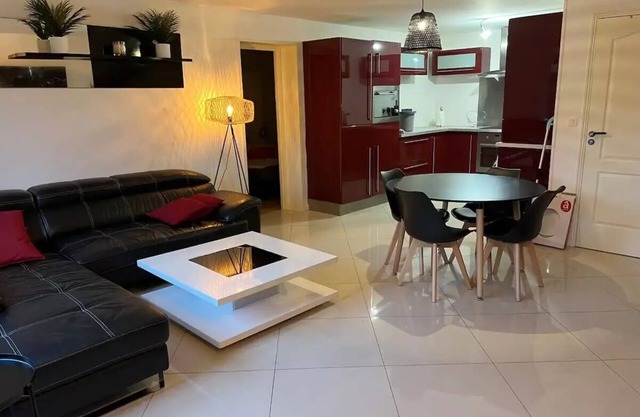 Super apartment 50m² with garden - V2