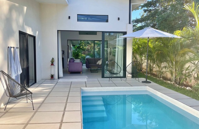 Super Central House - Short Walk to Playa Samara & Downtown!