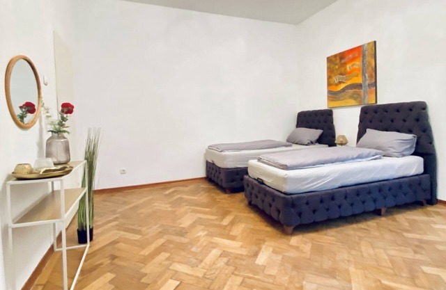 Super Comfy 1BR&1LR Apt, 7- Min to Westbahnhof