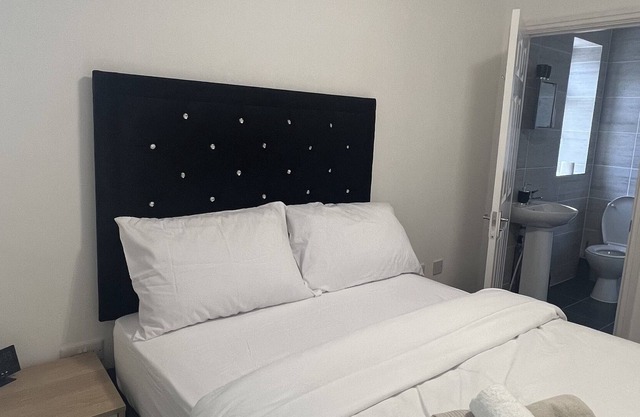 Super cosy house, only 10mins walk from Medway hospital (disable friendly!)