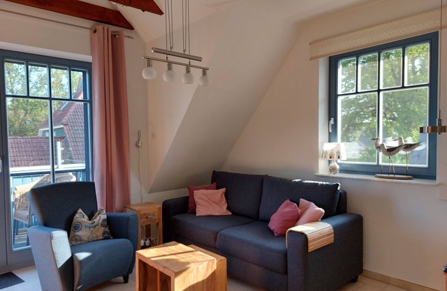 Super equipped bright apartment with flair, 200 m to the sea, WLAN, 5 stars,