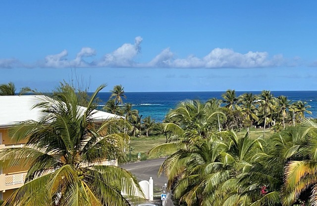 Super equipped sea view apartment