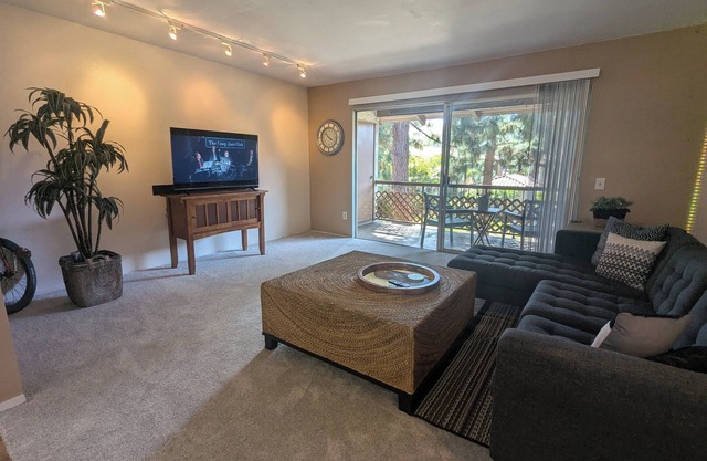 Super Fun! 2 Bed 2 Ba +Mission Bells, Pools & Pickleball oh yeah! Wow kitchen!
