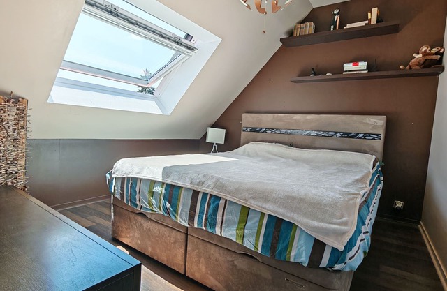 Super large old beam apartment with double living room