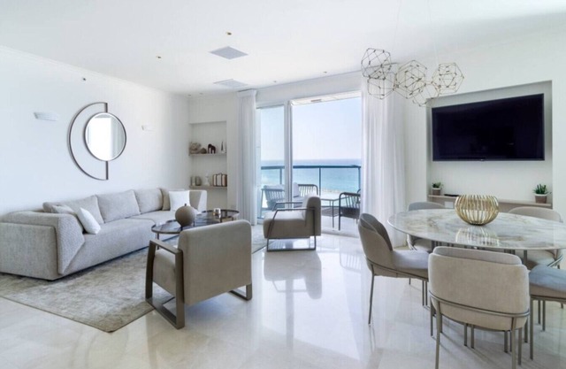 Super Luxury Sea View Apartment!