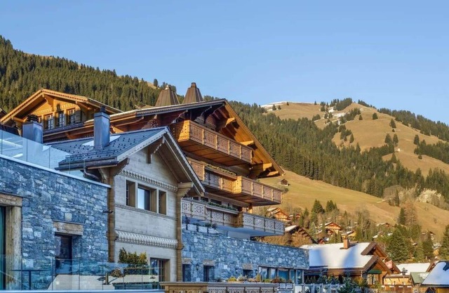 Super Luxury Serviced Apartment next to Gstaad