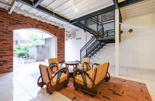 Super OYO Collection O 2383 Andongkoe 64 Salatiga