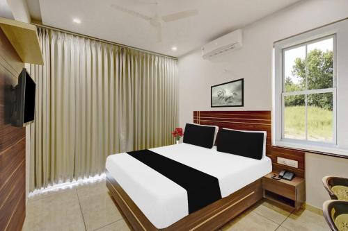Super Townhouse Oak Dharwad formerly Rising Resort & Spa