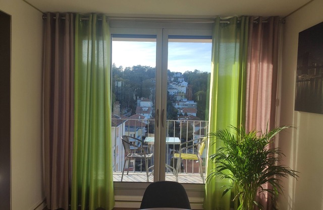 Superb apartment with free parking and streetcar