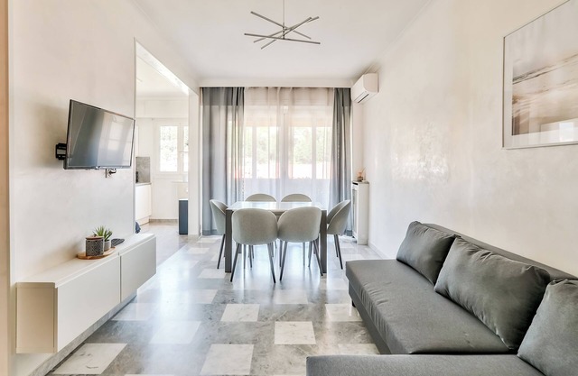 Superb apartment with terrace and parking