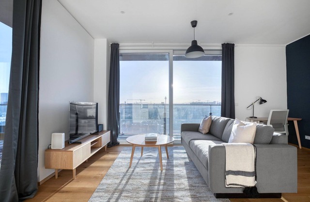 Superb Landstraße 1BR w/Roof Pool & Doorman, nr Metro, by Blueground