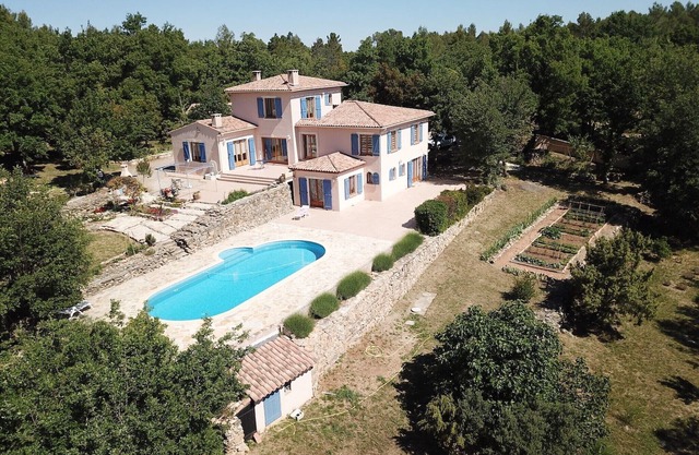 Superb Provençal villa for holidays with family or friends