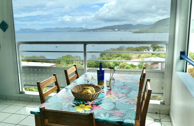 Superb T2 with panoramic terrace overlooking the sea, swimming pool, close to beaches