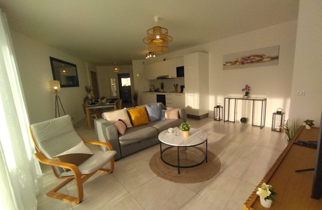 Superb T3 Livia 81m2,terraces30m2, air conditioning, new