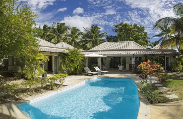 Superb Villa of 205 m2 with swimming pool, beach at 200m, maid and cooking.