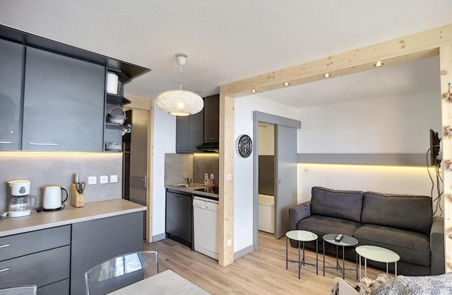 Superbe 2 pièces rénové pour 5 pers, ski aux pieds, à Les Menuires - Wifi inclus - FR-1-178-2