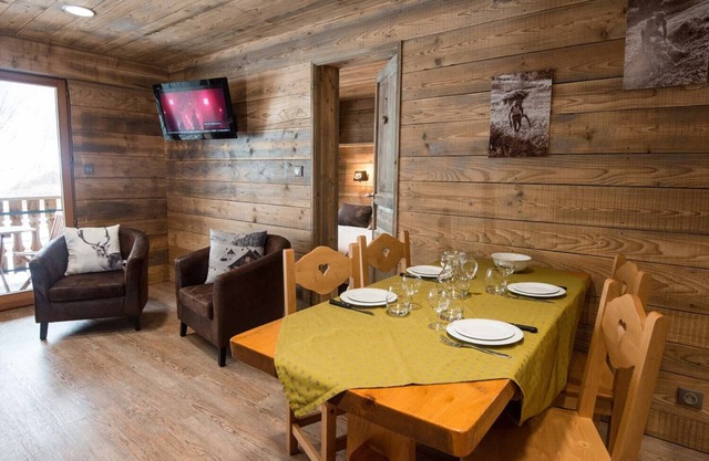 Superbe appartement premium entièrement rénové, terrasse, poêle à bois, belle vue
