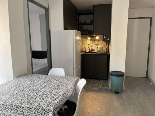 Superbe T2 Cabine pour 5 Pers au Centre Port d'Agde avec Parking Sécurisé et Terrasses - FR-1-749-64