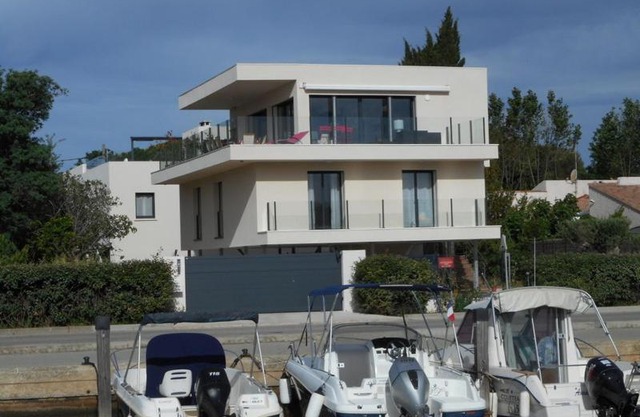 SUPERBE VILLA VUE MER 10 COUCHAGES La LONDE LES MAURES Entre HYERES et Le LAVANDOU 4 Etoiles PISCINE CHAUFFEE