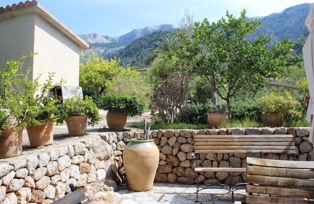 Superbly located Soller townhouse with pool, just 6 minutes walk from the square