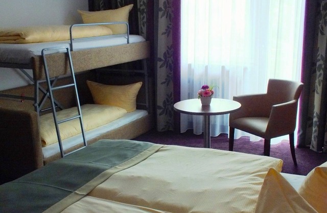 Superior Family Room Relax