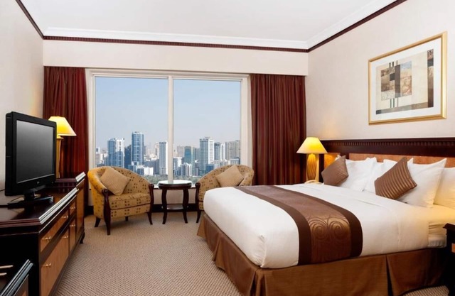 Superior King Room Near By Al Majaz Island