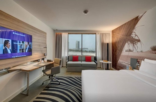 Superior Room Lagoon View Near Expo Centre.