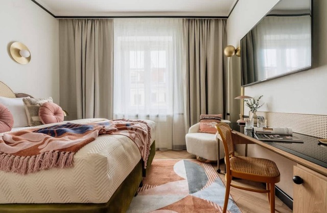 Superior Room with King Size bed Nowy Świat view