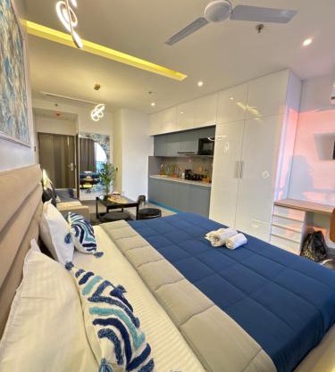 Supernova Spira 39th floor Sec 94 Noida