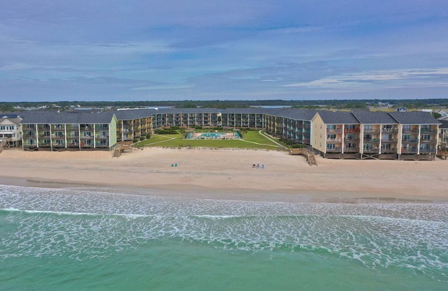 Surf Condo 518 - HeavenLee By The Sea - First Floor End Unit