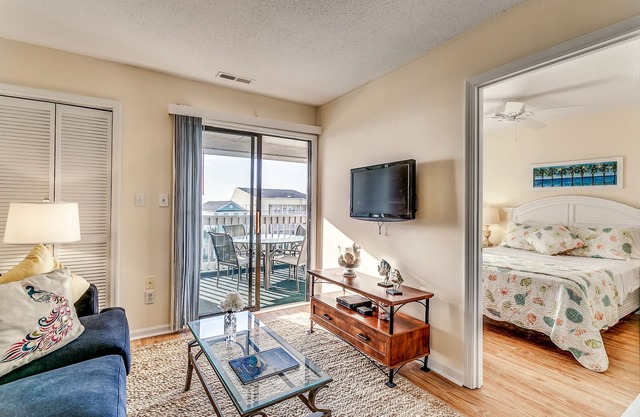 Surfside Beach ocean view. Fall 9/12-9/19. End of summer availability 8/14-8/30