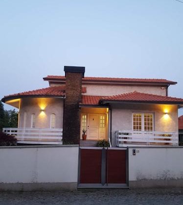 Sweet 3 Bedrooms Terrace Home Close Esposende