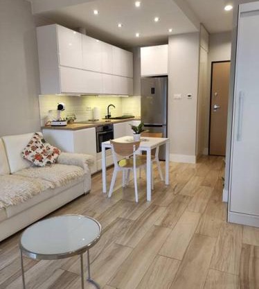 Sweet Apartment vis-a-vis Medicover and Paley Institute