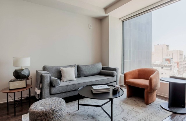 Sweet Chinatown/Theater Dist 2BR w/Gym, close to Bars, by Blueground