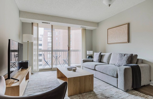 Sweet Foggy Bottom 1BR w/Gym & A/C, near GWU & Groceries, by Blueground