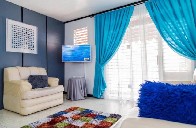 Sweet Kensville: Affordable, Modern 2 Bedroom in New Kingston