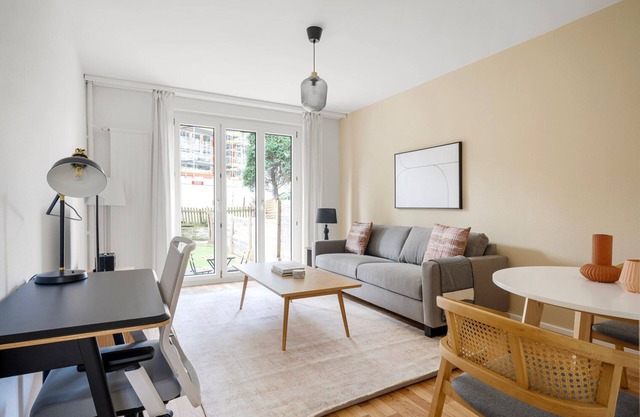 Sweet Wiedikon 2BR w/Shared W/D, nr Public Transport, by Blueground