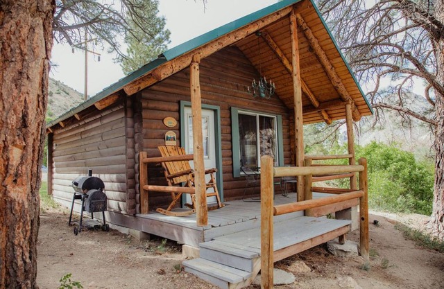 Sweetwater Springs Cabin