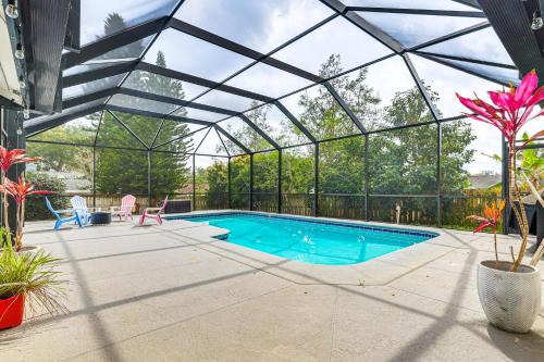 Swim, Golf and Relax Lovely Home in Lake Mary