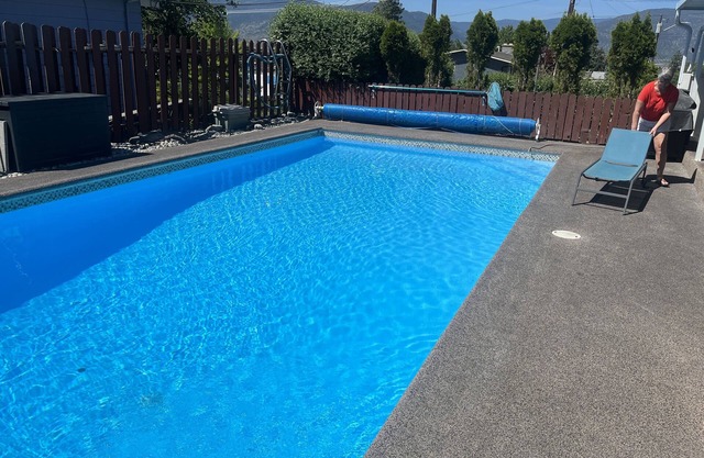 Swimming pool, Family friendly home!