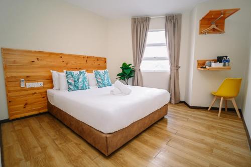 Swing & Pillows - Apple Hotel Shah Alam