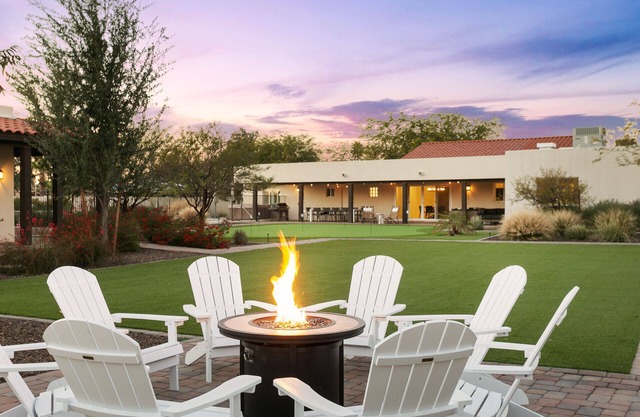 SWSS Dos Casas: Large 2 Homes | Pool | Splash Pad | Putting Green Jungle Gym