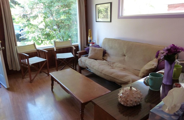Sylvan Lake cottage near the beach