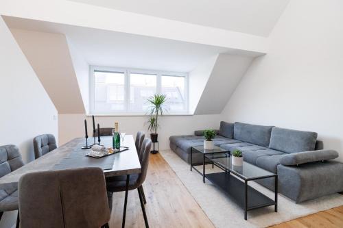 SYMPHONY Apartments 41 - Modern Loft with Terrace and Grill in Central Location