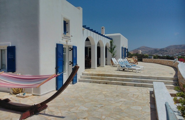 Syros: VILLA ANNITA, BY THE AEGIAN SEA WITH EXTRAORDINARY VIEW