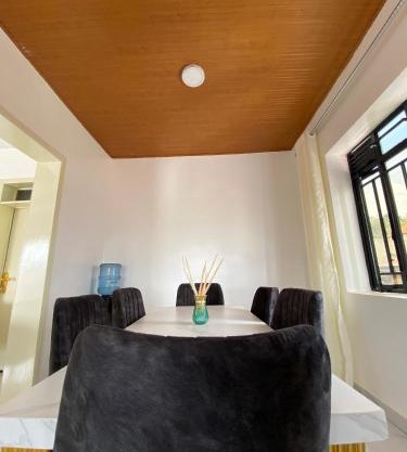 T-House