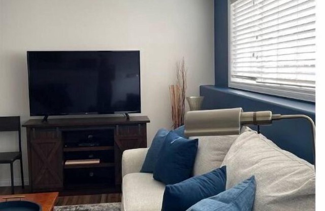 T-Lee’s Suite! Quiet & Cozy. Dog Friendly! Walking/Cycling path near by 😊