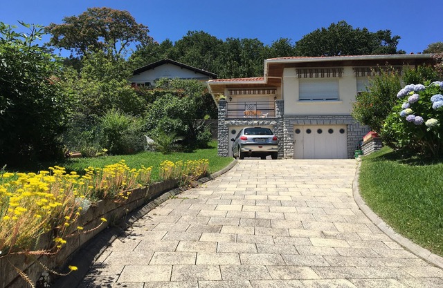 T2 30 m2 with terrace on Bordagain hill